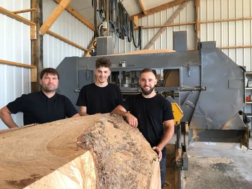 Craon. La Scierie des Géants participe à la reconstruction de la...